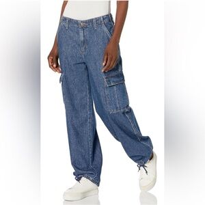 LEVI'S '94 Baggy Mid-rise Cargo Jeans.  Size 27